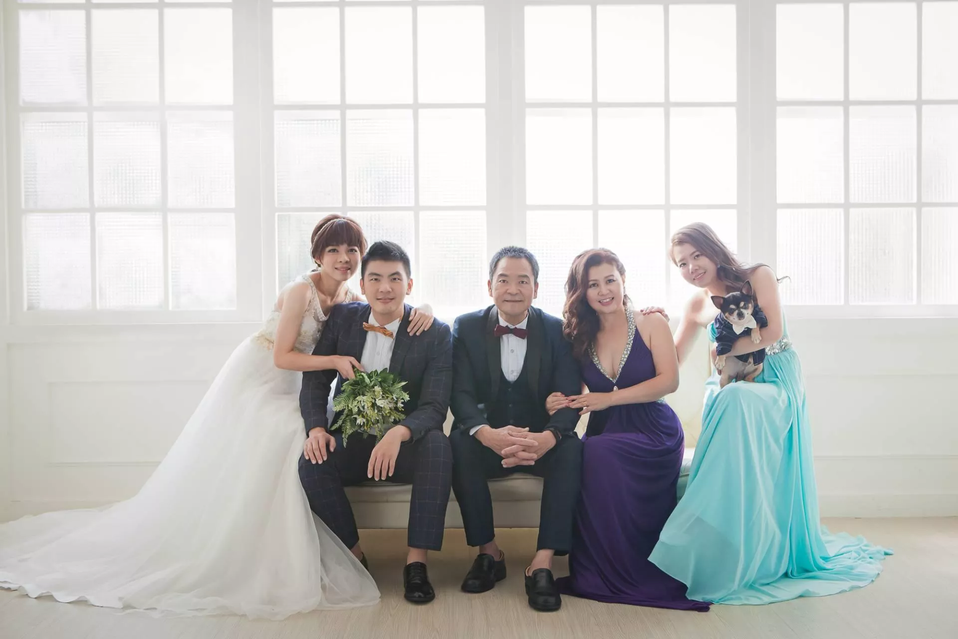 大君全家福照-桃園婚紗攝影照W21禮服出租婚紗包套桃園推薦婚紗店新娘秘書新秘新密閨蜜寫真照全家福照桃園韓國韓式婚紗桃園CP值高的婚紗桃園自助婚紗美式婚紗雜誌婚紗電影婚紗依依佩佩3-君-全家福攝影照(6號攝影師)