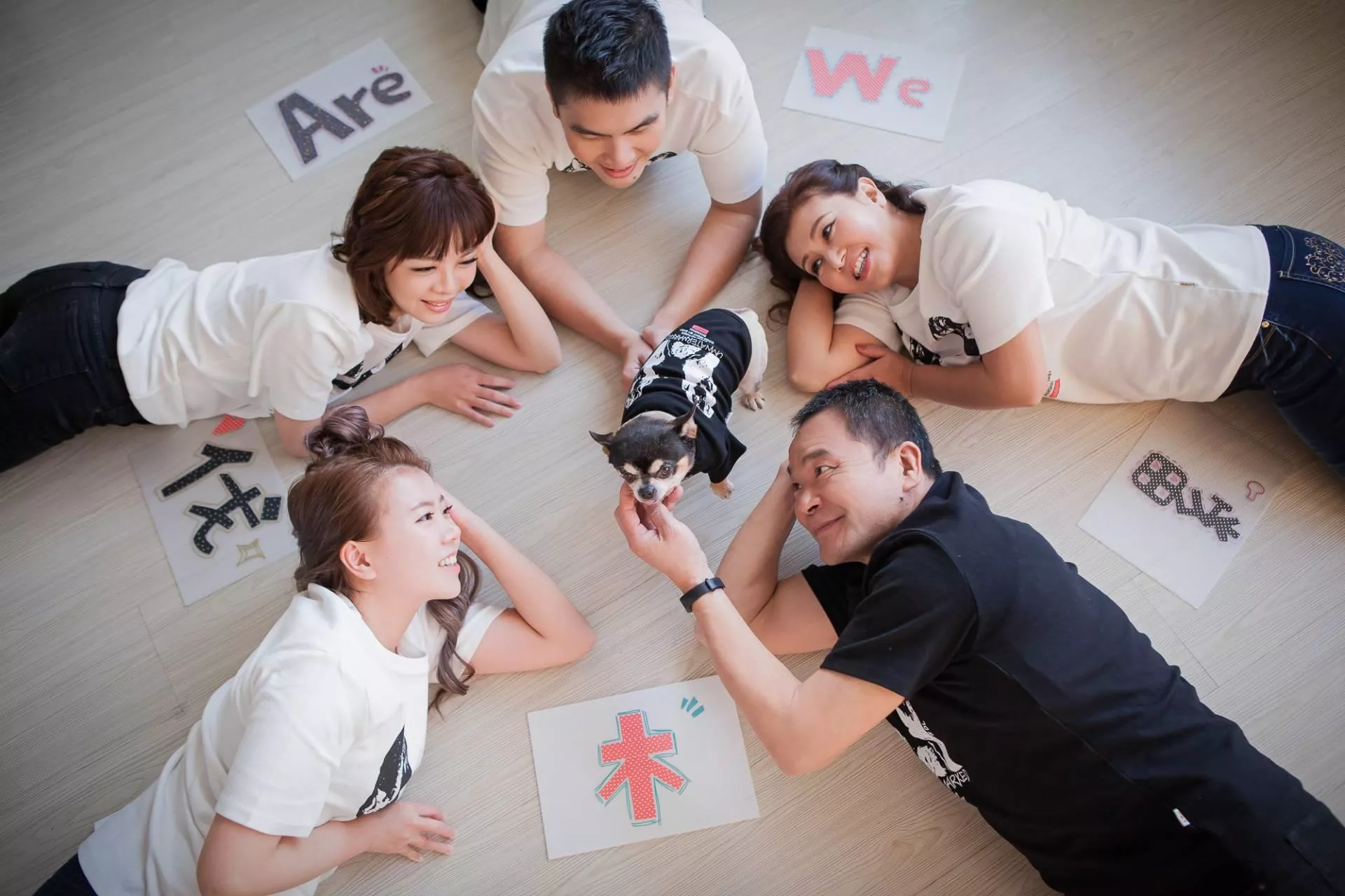 大君全家福照-桃園婚紗攝影照W21禮服出租婚紗包套桃園推薦婚紗店新娘秘書新秘新密閨蜜寫真照全家福照桃園韓國韓式婚紗桃園CP值高的婚紗桃園自助婚紗美式婚紗雜誌婚紗電影婚紗依依佩佩14-君-全家福攝影照(6號攝影師)