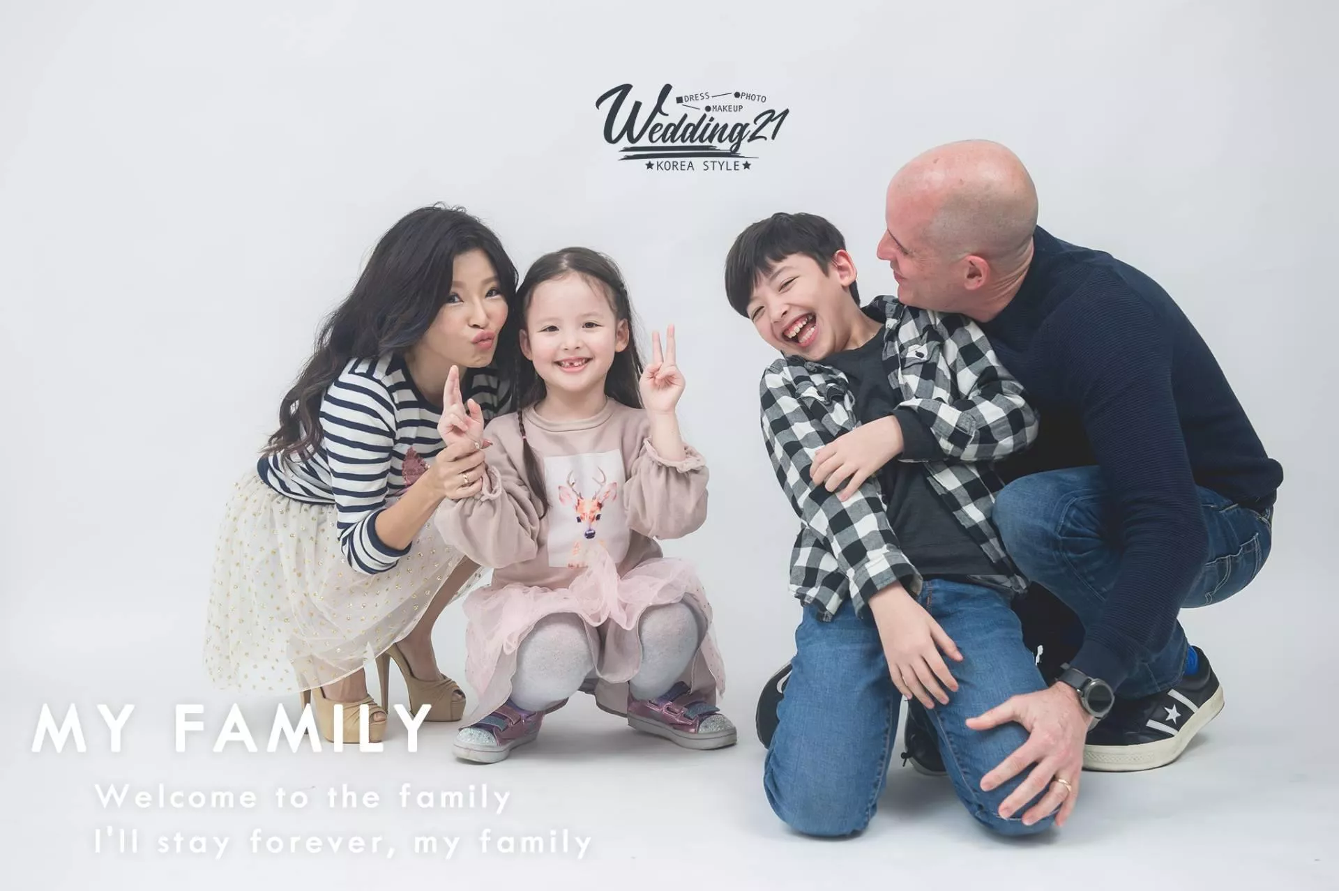 李愛綺-全家福婚紗攝影照手工婚紗禮服出租婚紗攝影照-婚紗攝影照-桃園婚紗攝影照W21禮服出租婚紗包套桃園推薦婚紗店新娘秘書新秘新密閨蜜寫真照全家福照桃園韓國韓式婚紗桃園CP值高的婚紗桃園自助婚紗美式婚紗雜誌婚紗電影婚紗51-李愛綺-全家福攝影照(5號攝影師)