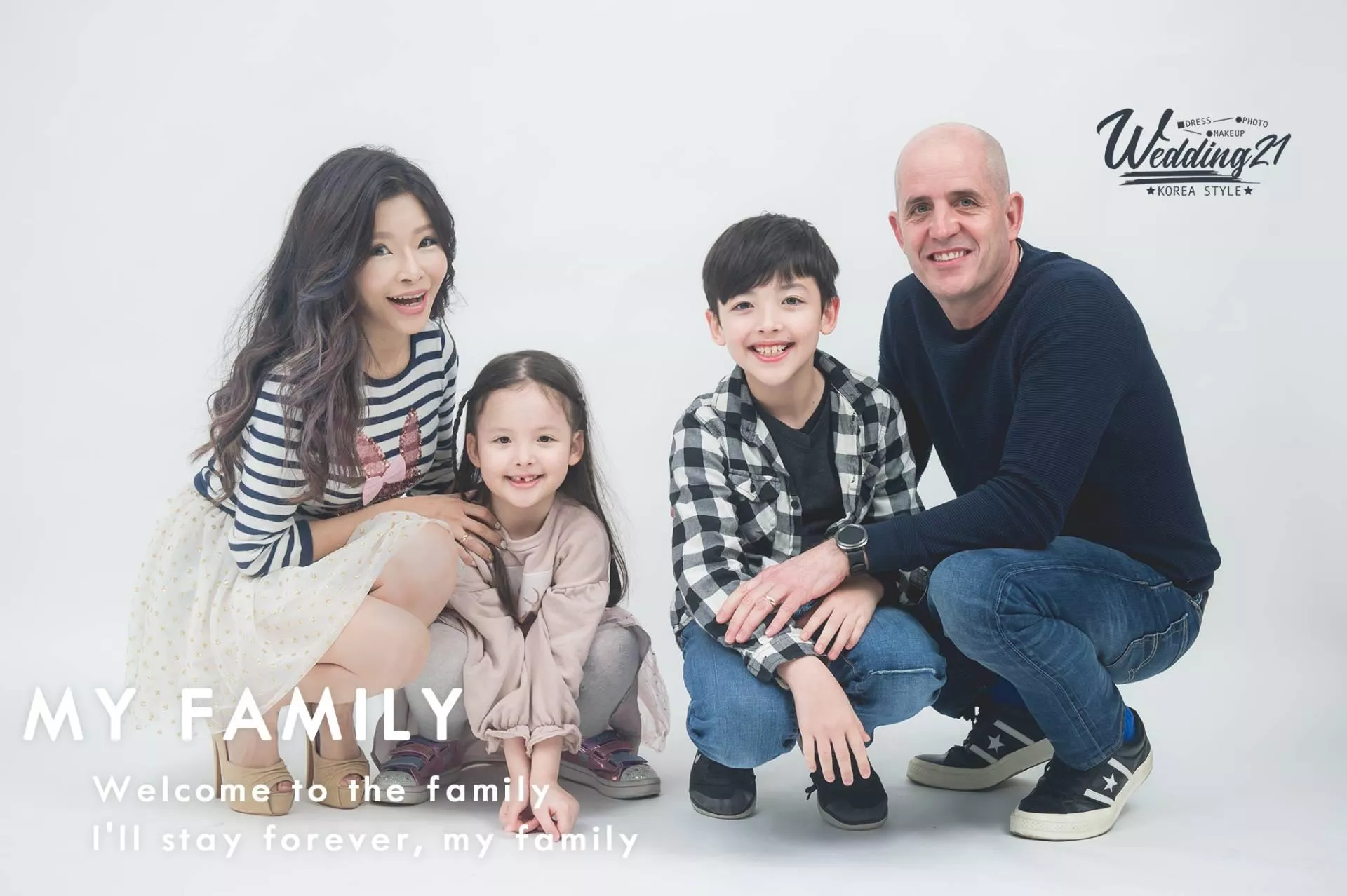 李愛綺-全家福婚紗攝影照手工婚紗禮服出租婚紗攝影照-婚紗攝影照-桃園婚紗攝影照W21禮服出租婚紗包套桃園推薦婚紗店新娘秘書新秘新密閨蜜寫真照全家福照桃園韓國韓式婚紗桃園CP值高的婚紗桃園自助婚紗美式婚紗雜誌婚紗電影婚紗49-李愛綺-全家福攝影照(5號攝影師)