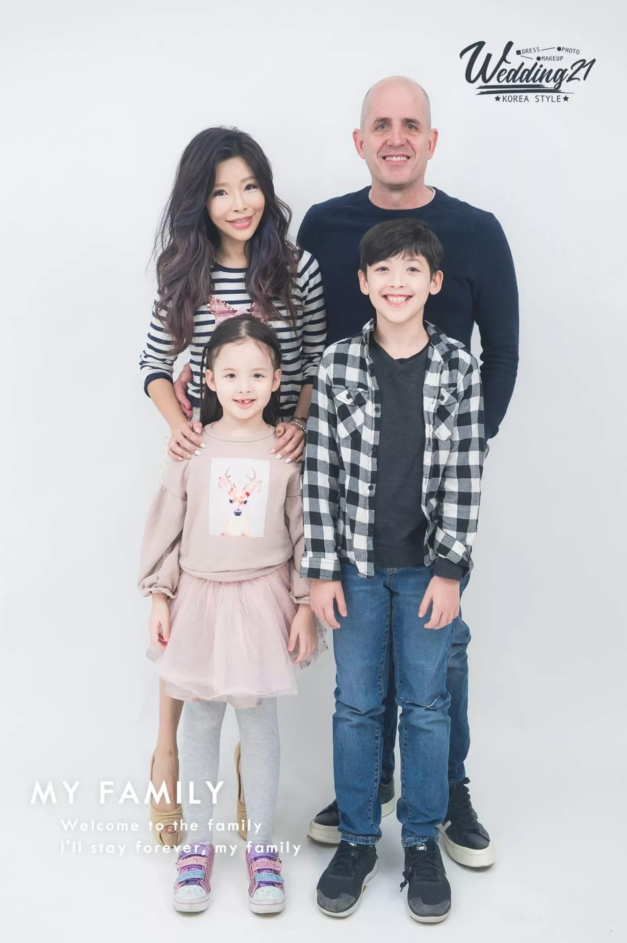 李愛綺-全家福婚紗攝影照手工婚紗禮服出租婚紗攝影照-婚紗攝影照-桃園婚紗攝影照W21禮服出租婚紗包套桃園推薦婚紗店新娘秘書新秘新密閨蜜寫真照全家福照桃園韓國韓式婚紗桃園CP值高的婚紗桃園自助婚紗美式婚紗雜誌婚紗電影婚紗44-李愛綺-全家福攝影照(5號攝影師)