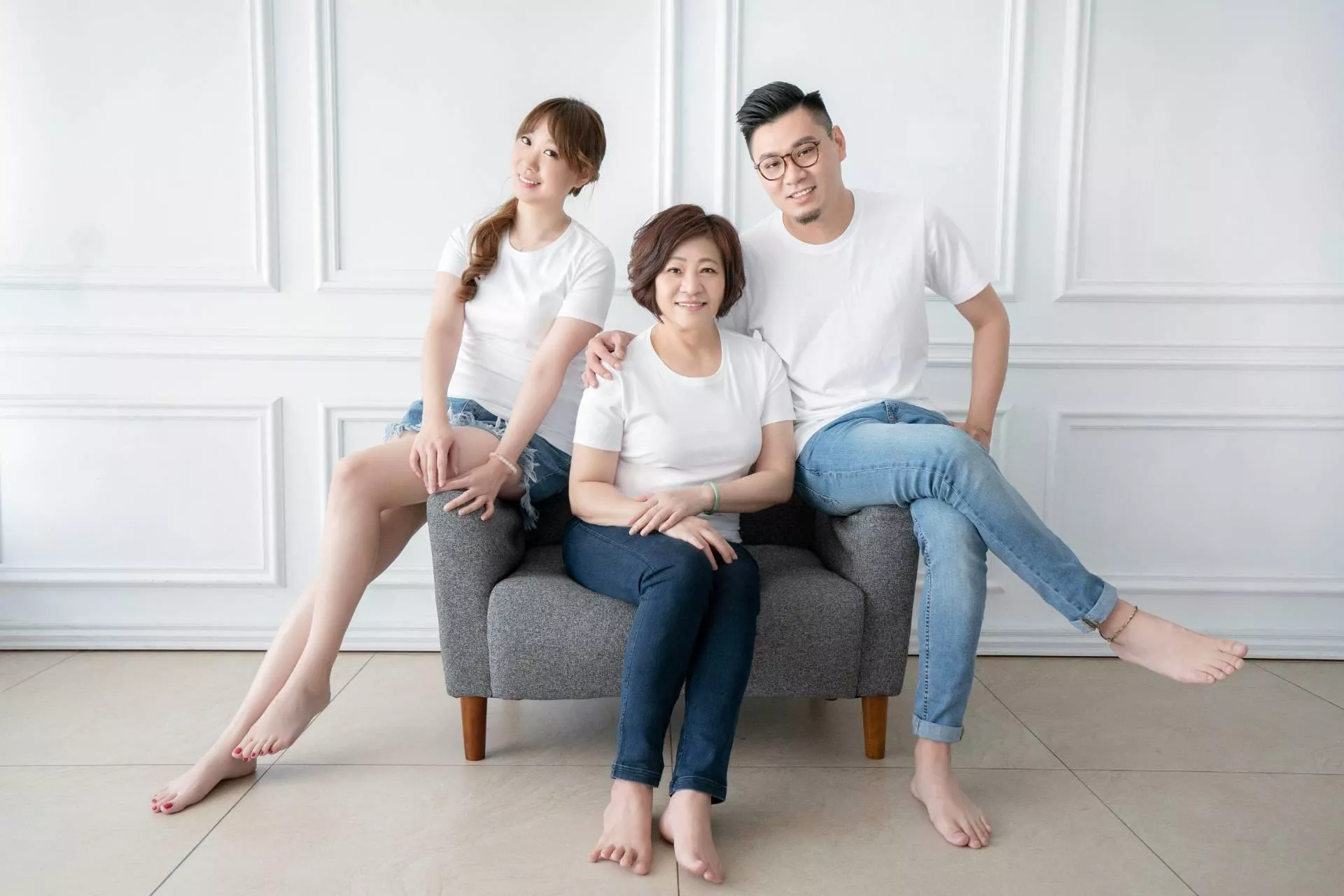 毓-全家福照-婚紗攝影照-婚紗攝影照手工婚紗禮服出租婚紗攝影照-婚紗攝影照-桃園婚紗攝影照W21禮服出租婚紗包套桃園推薦婚紗店新娘秘書新秘新密閨蜜寫真照全家福照桃園韓國韓式婚紗桃園CP值高的婚紗桃園自助婚紗美式婚紗雜誌婚紗電影婚紗61-毓-全家福照(1號攝影師)
