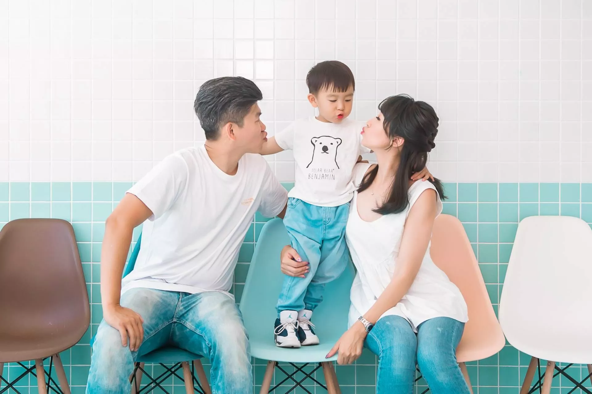 玫君-全家福婚紗攝影照-婚紗攝影照手工婚紗禮服出租婚紗攝影照-婚紗攝影照-桃園婚紗攝影照W21禮服出租婚紗包套桃園推薦婚紗店新娘秘書新秘新密閨蜜寫真照全家福照桃園韓國韓式婚紗桃園CP值高的婚紗桃園自助婚紗美式婚紗雜誌婚紗電影婚紗11-君-全家福照(5號攝影師)