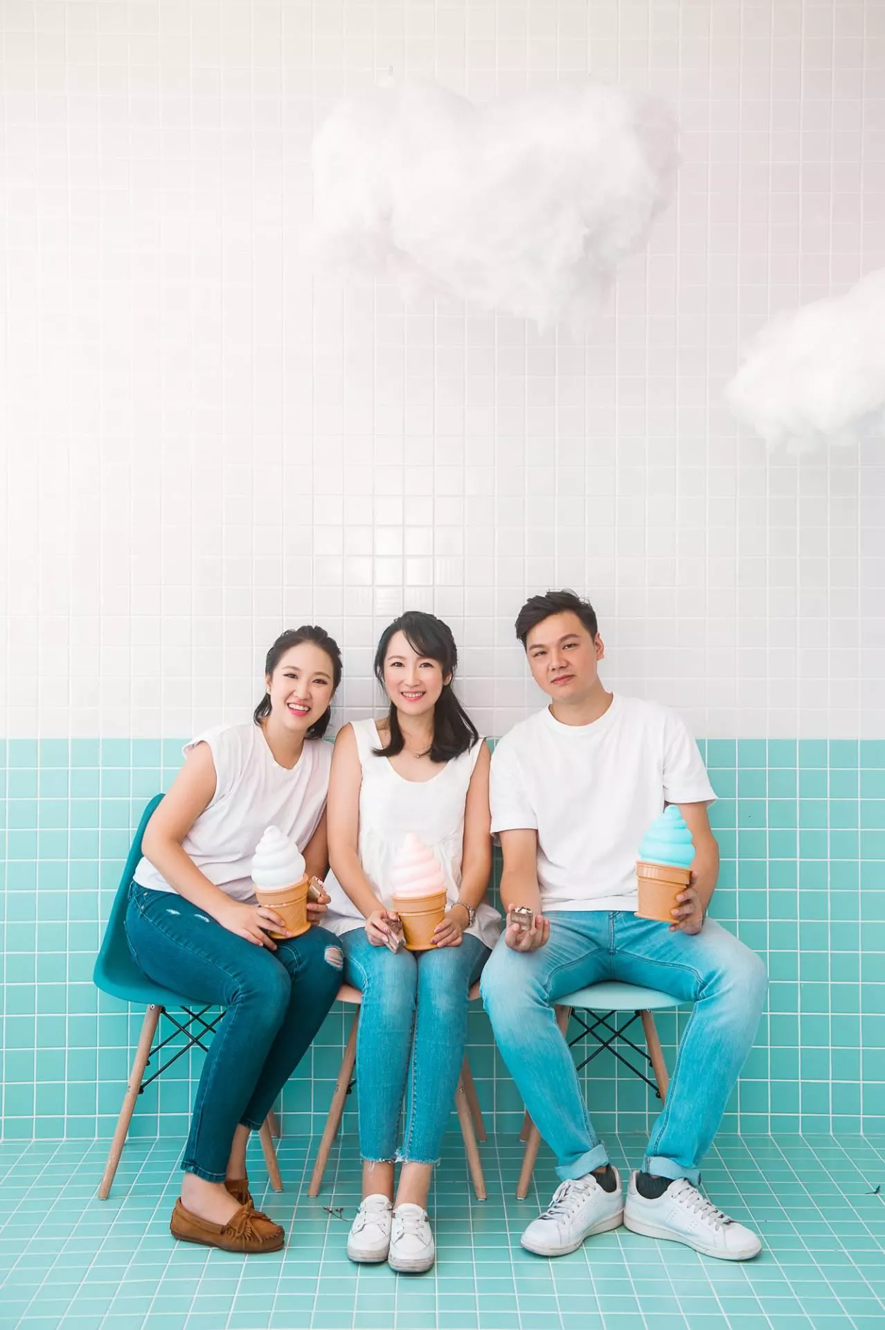 玫君-全家福婚紗攝影照-婚紗攝影照手工婚紗禮服出租婚紗攝影照-婚紗攝影照-桃園婚紗攝影照W21禮服出租婚紗包套桃園推薦婚紗店新娘秘書新秘新密閨蜜寫真照全家福照桃園韓國韓式婚紗桃園CP值高的婚紗桃園自助婚紗美式婚紗雜誌婚紗電影婚紗13-君-全家福照(5號攝影師)