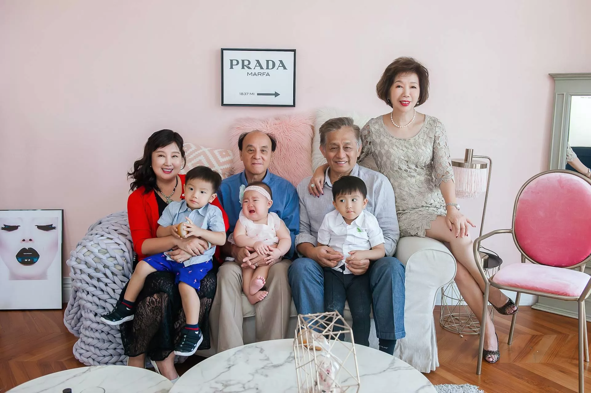 玫君-全家福婚紗攝影照-婚紗攝影照手工婚紗禮服出租婚紗攝影照-婚紗攝影照-桃園婚紗攝影照W21禮服出租婚紗包套桃園推薦婚紗店新娘秘書新秘新密閨蜜寫真照全家福照桃園韓國韓式婚紗桃園CP值高的婚紗桃園自助婚紗美式婚紗雜誌婚紗電影婚紗18-君-全家福照(5號攝影師)
