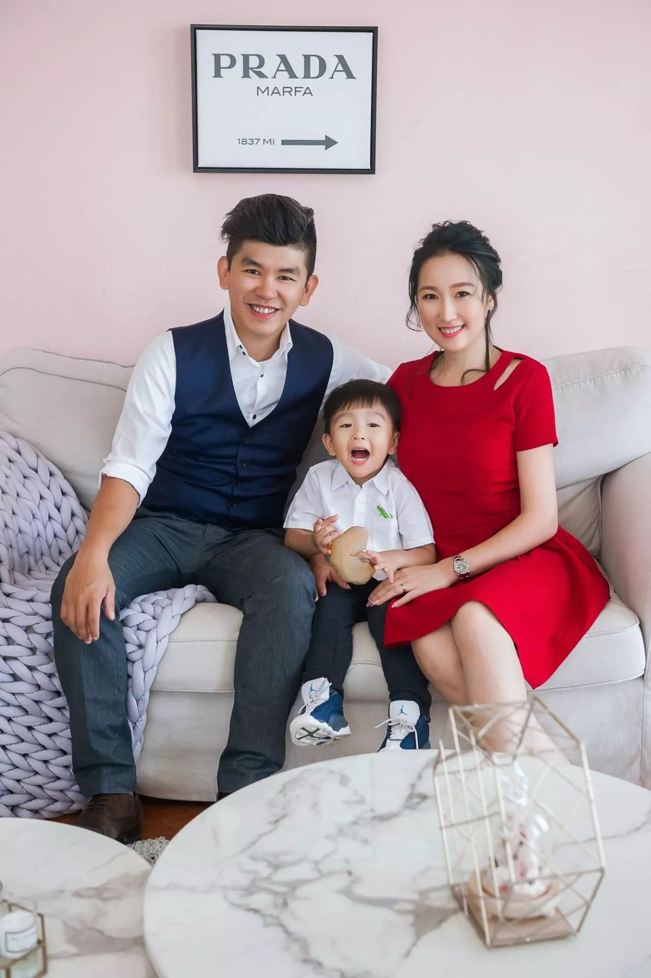 玫君-全家福婚紗攝影照-婚紗攝影照手工婚紗禮服出租婚紗攝影照-婚紗攝影照-桃園婚紗攝影照W21禮服出租婚紗包套桃園推薦婚紗店新娘秘書新秘新密閨蜜寫真照全家福照桃園韓國韓式婚紗桃園CP值高的婚紗桃園自助婚紗美式婚紗雜誌婚紗電影婚紗20-君-全家福照(5號攝影師)
