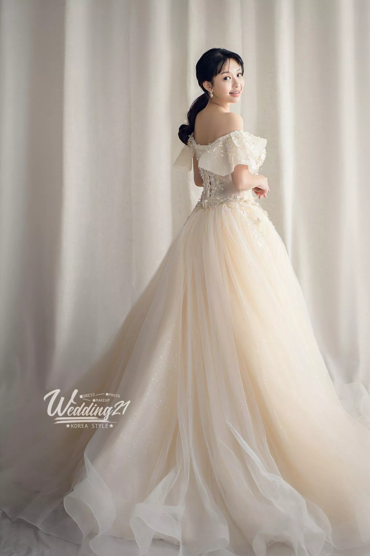 wedding21韓式婚紗-全家福照-婚紗攝影照-婚紗攝影照手工婚紗禮服出租短髮新娘婚紗攝影照-婚紗攝影照-桃園婚紗攝影照W21禮服出租婚紗包套桃園推薦婚紗店新娘秘書新秘新密閨蜜寫真照全家福照桃園韓國韓式婚紗桃園CP值高的婚紗桃園自助婚紗美式婚紗雜誌婚紗電影婚紗8-羽-全家福寫真攝影照(1號攝影師)