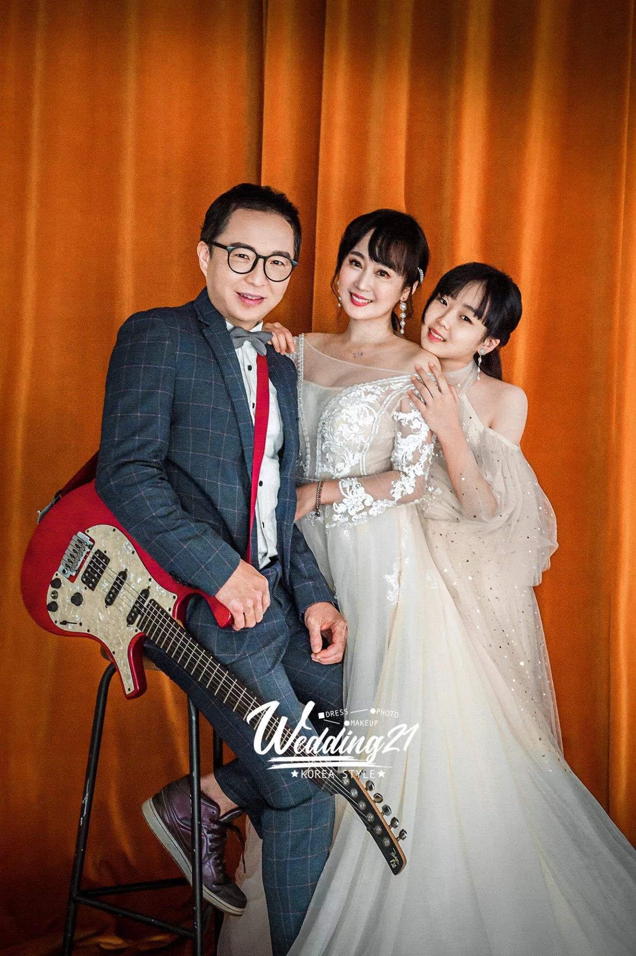 陳立芹鄧廣福幸福電台wedding21韓式婚紗-C-婚紗攝影照-婚紗攝影照手工婚紗禮服出租短髮新娘婚紗攝影照-婚紗攝影照-桃園婚紗攝影照W21禮服出租婚紗包套桃園推薦婚紗店新娘秘書新秘新密閨蜜寫真照全家福照桃園韓國韓式婚紗桃園CP值高的婚紗桃園自助婚紗美式婚紗雜誌婚紗電影婚紗20-陳立芹鄧廣福幸福電台-全家福照(5號攝影師)