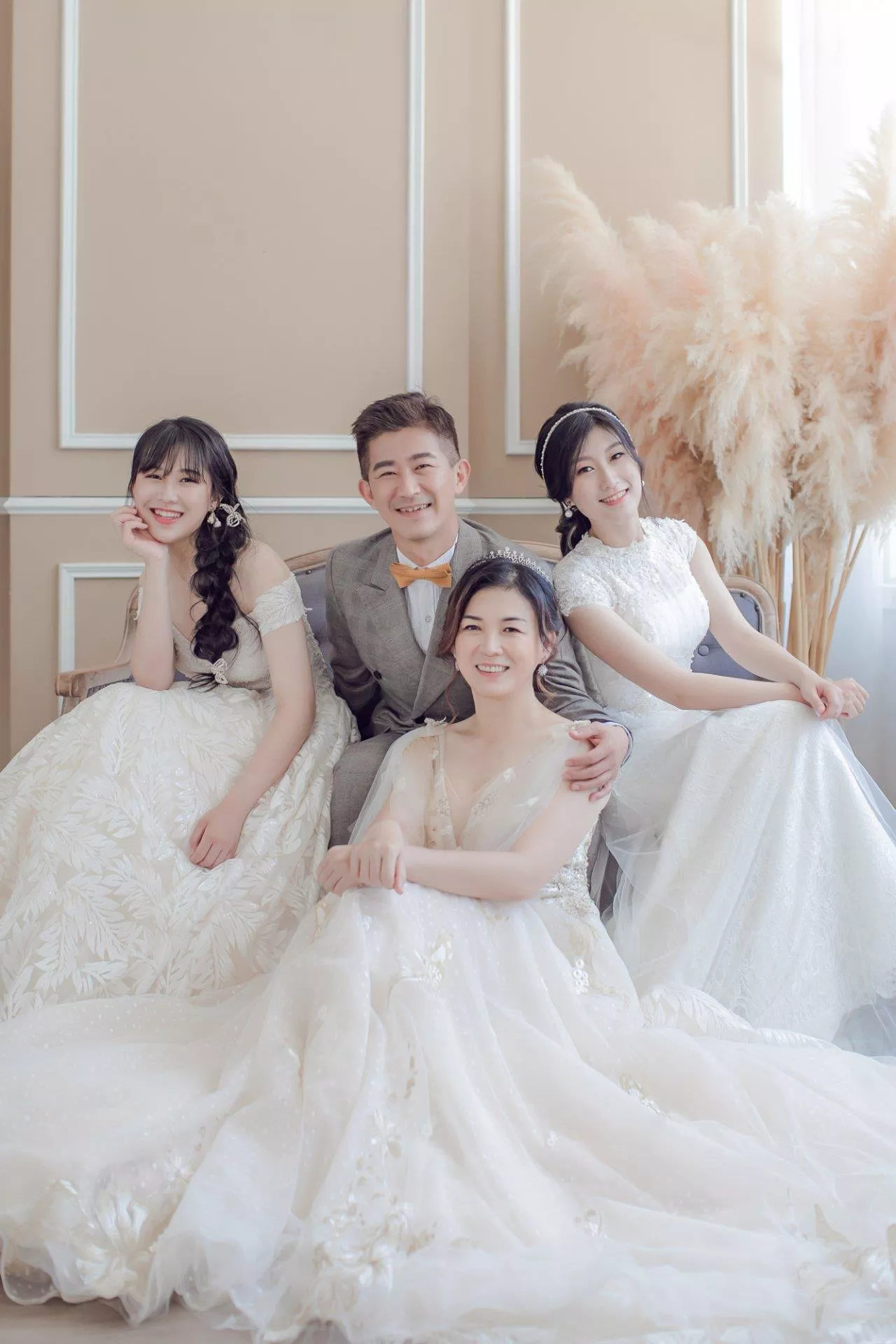婕寧-婚紗攝影照-桃園婚紗攝影照W21禮服出租婚紗包套桃園推薦婚紗店新娘秘書新秘新密閨蜜寫真照全家福照桃園韓國韓式婚紗桃園CP值高的婚紗桃園自助婚紗美式婚紗雜誌婚紗電影婚紗6-寧-全家福照(5號攝影師)