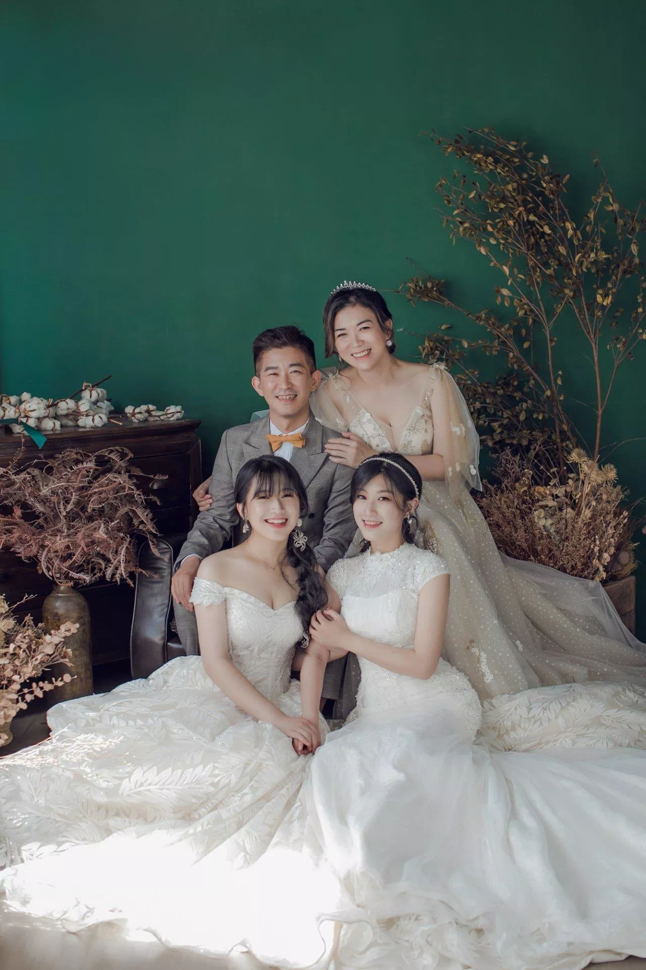 婕寧-婚紗攝影照-桃園婚紗攝影照W21禮服出租婚紗包套桃園推薦婚紗店新娘秘書新秘新密閨蜜寫真照全家福照桃園韓國韓式婚紗桃園CP值高的婚紗桃園自助婚紗美式婚紗雜誌婚紗電影婚紗17-寧-全家福照(5號攝影師)