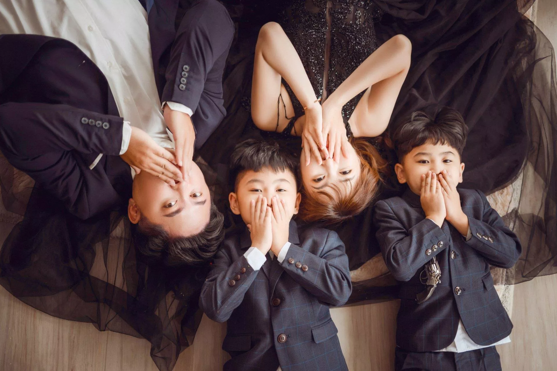 家瑜-婚紗攝影照-桃園婚紗攝影照W21禮服出租婚紗包套桃園推薦婚紗店新娘秘書新秘新密閨蜜寫真照全家福照桃園韓國韓式婚紗桃園CP值高的婚紗桃園自助婚紗美式婚紗雜誌婚紗電影婚紗10-瑜-全家福照(8號攝影師)