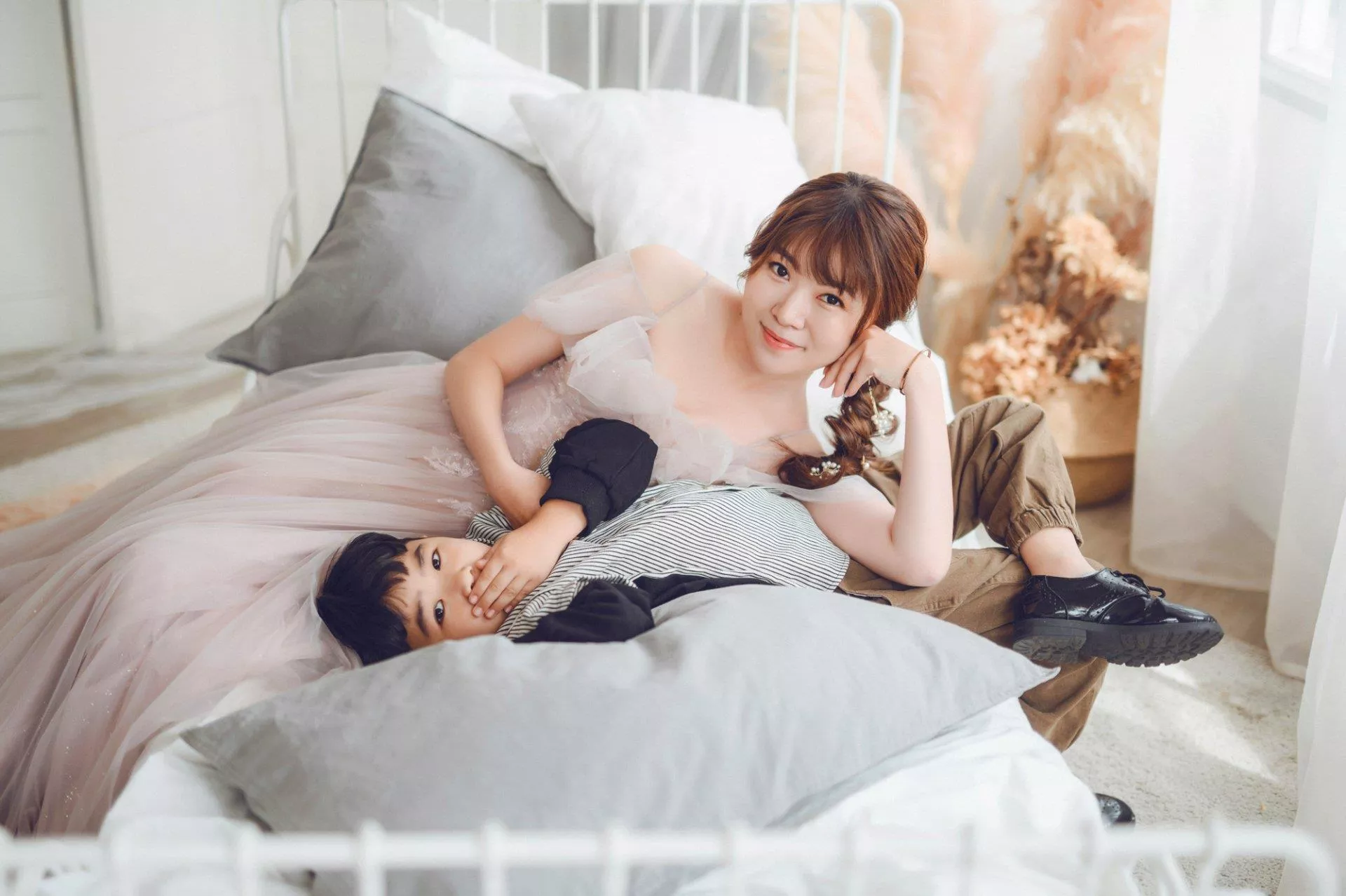 家瑜-婚紗攝影照-桃園婚紗攝影照W21禮服出租婚紗包套桃園推薦婚紗店新娘秘書新秘新密閨蜜寫真照全家福照桃園韓國韓式婚紗桃園CP值高的婚紗桃園自助婚紗美式婚紗雜誌婚紗電影婚紗12-瑜-全家福照(8號攝影師)