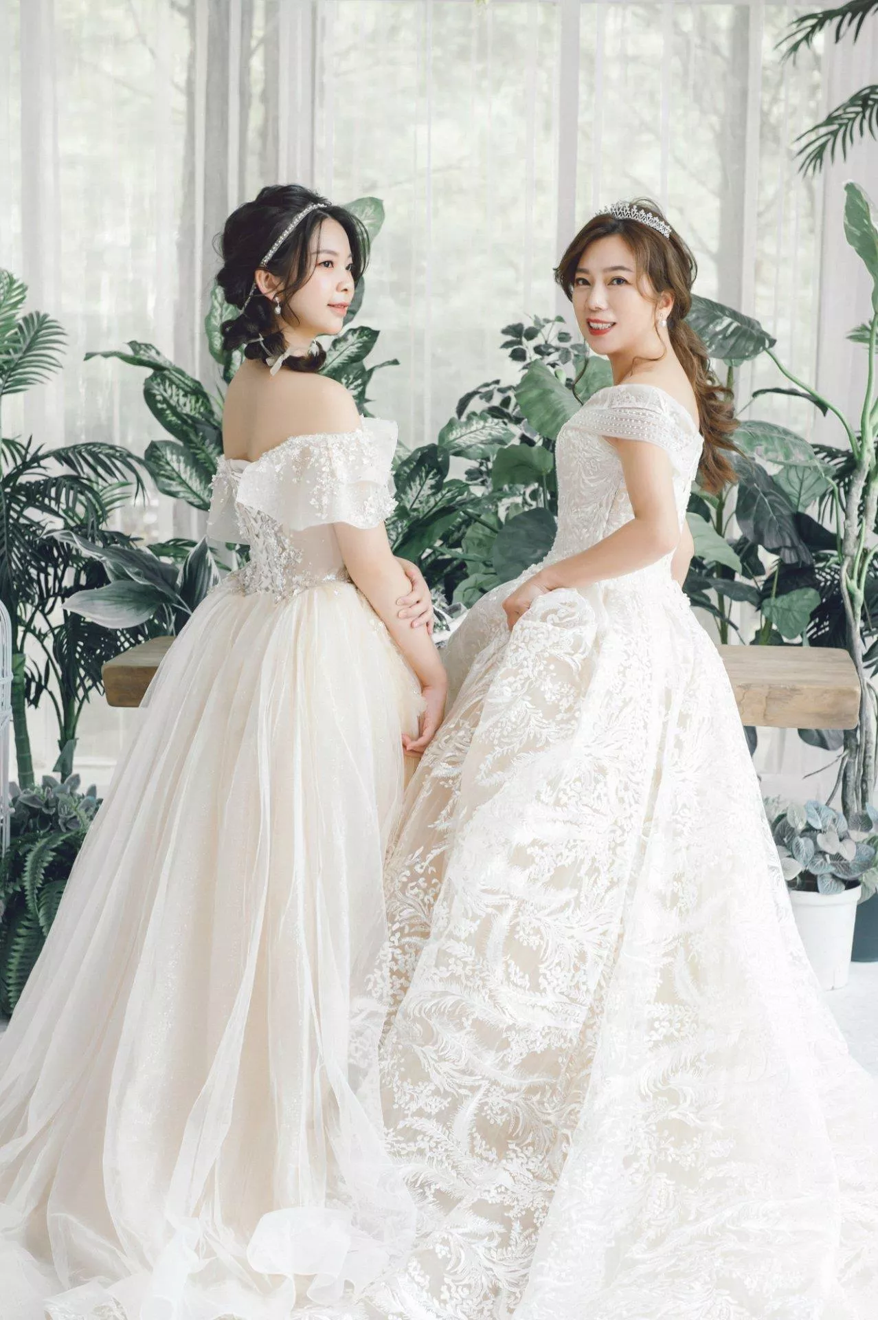慧雯-婚紗攝影照-桃園婚紗攝影照W21禮服出租婚紗包套桃園推薦婚紗店新娘秘書新秘新密閨蜜寫真照全家福照桃園韓國韓式婚紗桃園CP值高的婚紗桃園自助婚紗美式婚紗雜誌婚紗電影婚紗3-雯-全家福照(5號攝影師)