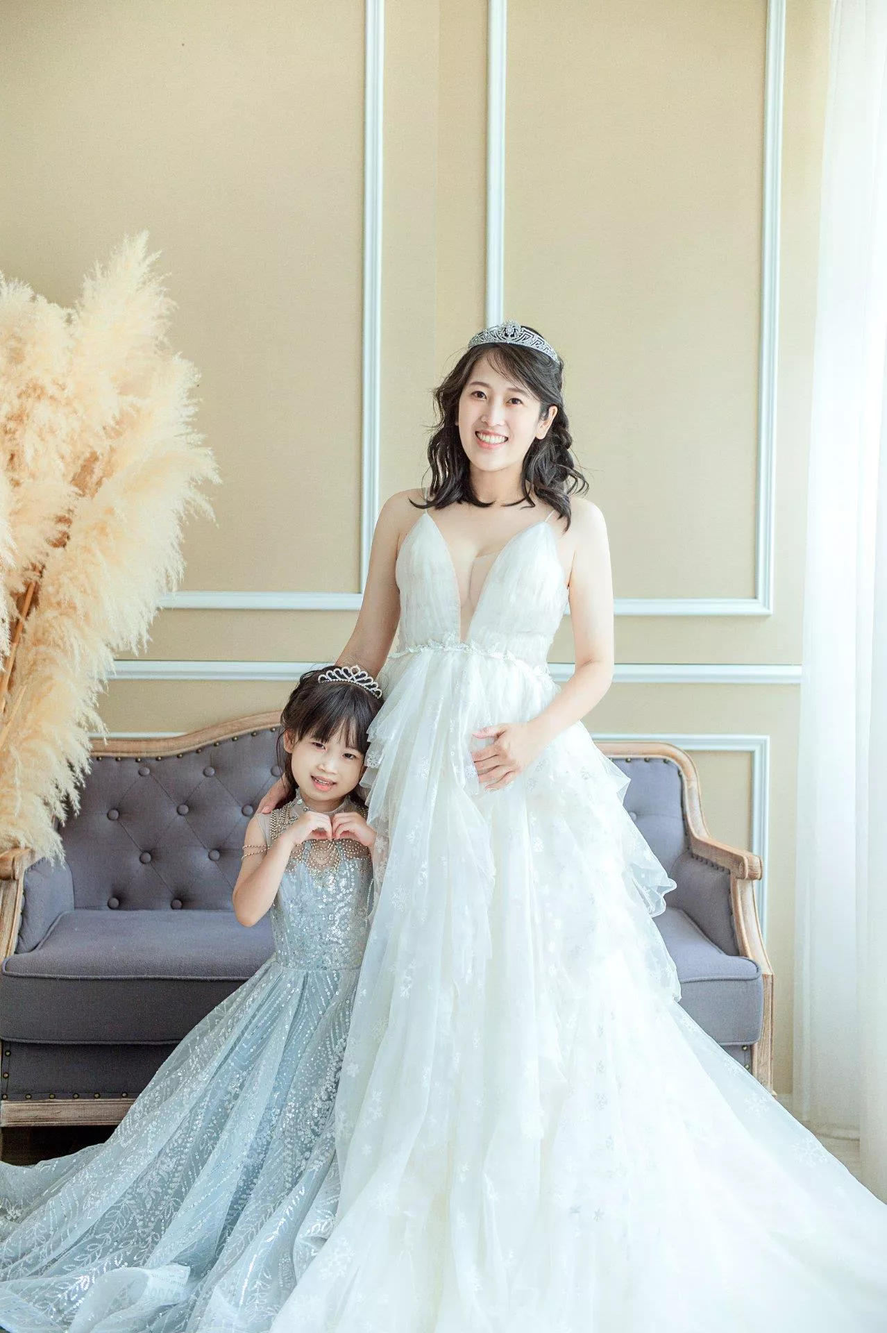 怡珍-婚紗攝影照-婚紗攝影照手工婚紗禮服出租婚紗攝影照-婚紗攝影照-桃園婚紗攝影照W21禮服出租婚紗包套桃園推薦婚紗店新娘秘書新秘新密閨蜜寫真照全家福照桃園韓國韓式婚紗桃園CP值高的婚紗桃園自助婚紗美式婚紗雜誌婚紗電影婚紗3-珍-全家福照(5號攝影師)