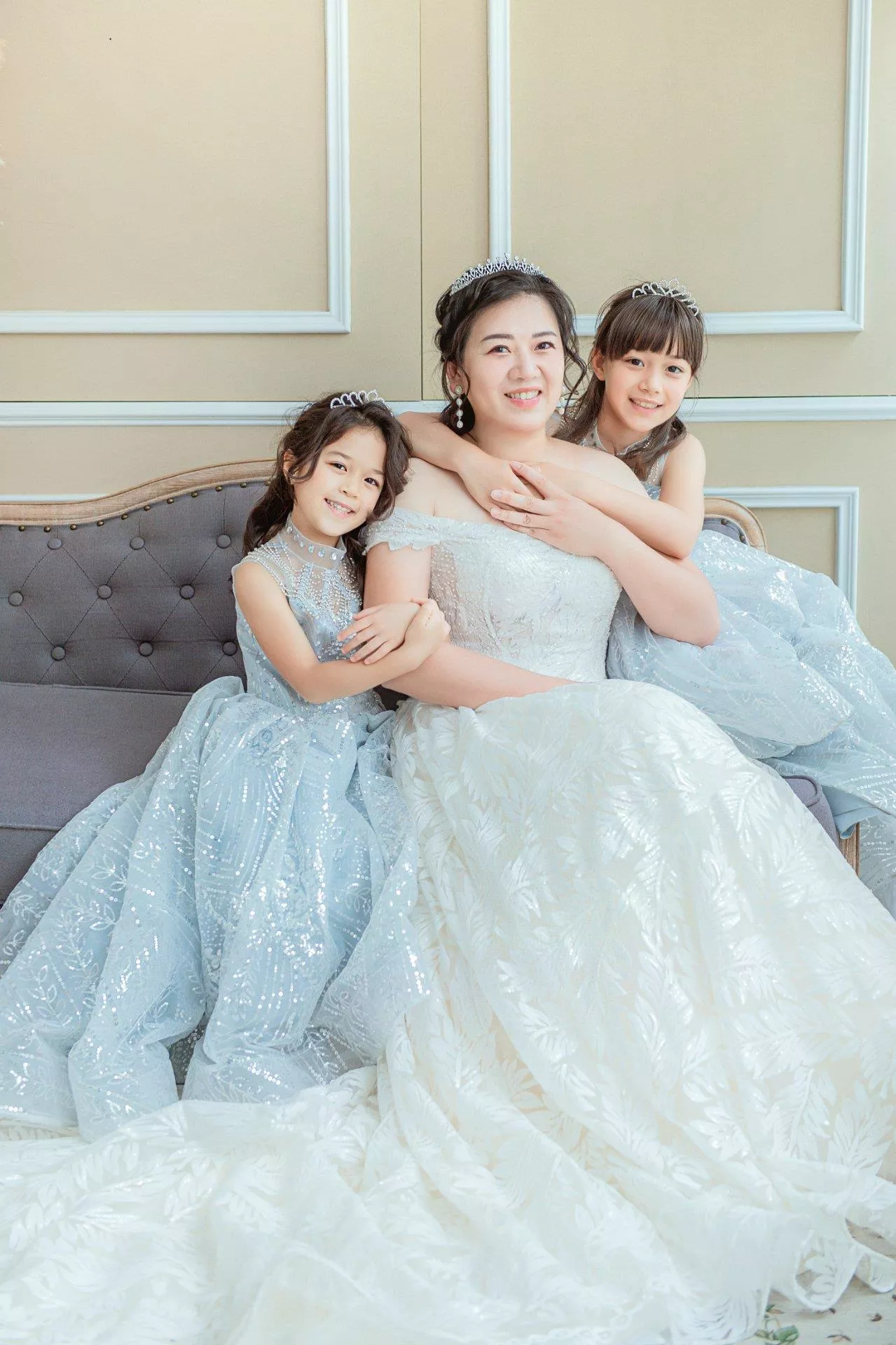 怡珍-婚紗攝影照-婚紗攝影照手工婚紗禮服出租婚紗攝影照-婚紗攝影照-桃園婚紗攝影照W21禮服出租婚紗包套桃園推薦婚紗店新娘秘書新秘新密閨蜜寫真照全家福照桃園韓國韓式婚紗桃園CP值高的婚紗桃園自助婚紗美式婚紗雜誌婚紗電影婚紗6-珍-全家福照(5號攝影師)