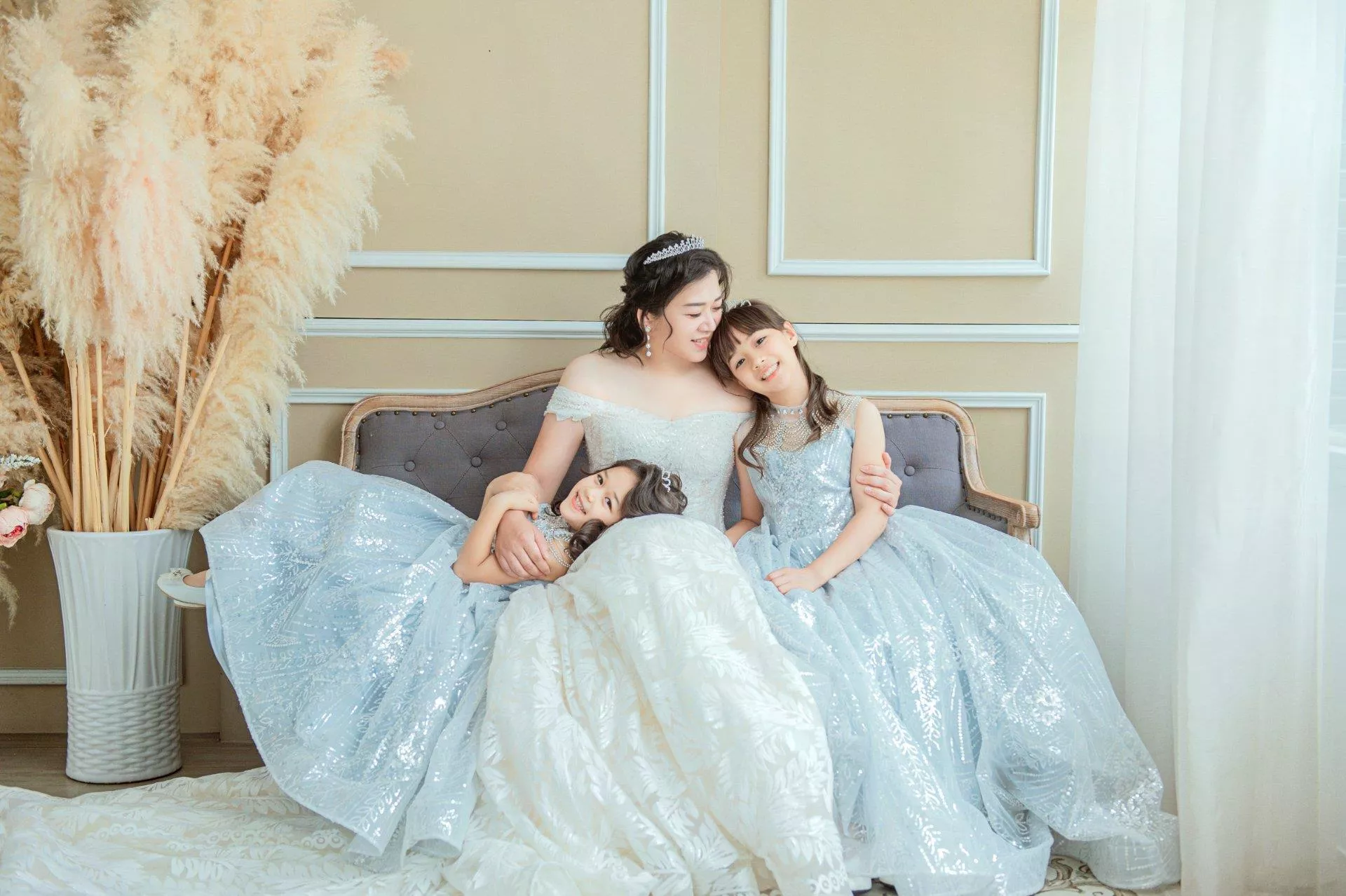 怡珍-婚紗攝影照-婚紗攝影照手工婚紗禮服出租婚紗攝影照-婚紗攝影照-桃園婚紗攝影照W21禮服出租婚紗包套桃園推薦婚紗店新娘秘書新秘新密閨蜜寫真照全家福照桃園韓國韓式婚紗桃園CP值高的婚紗桃園自助婚紗美式婚紗雜誌婚紗電影婚紗7-珍-全家福照(5號攝影師)