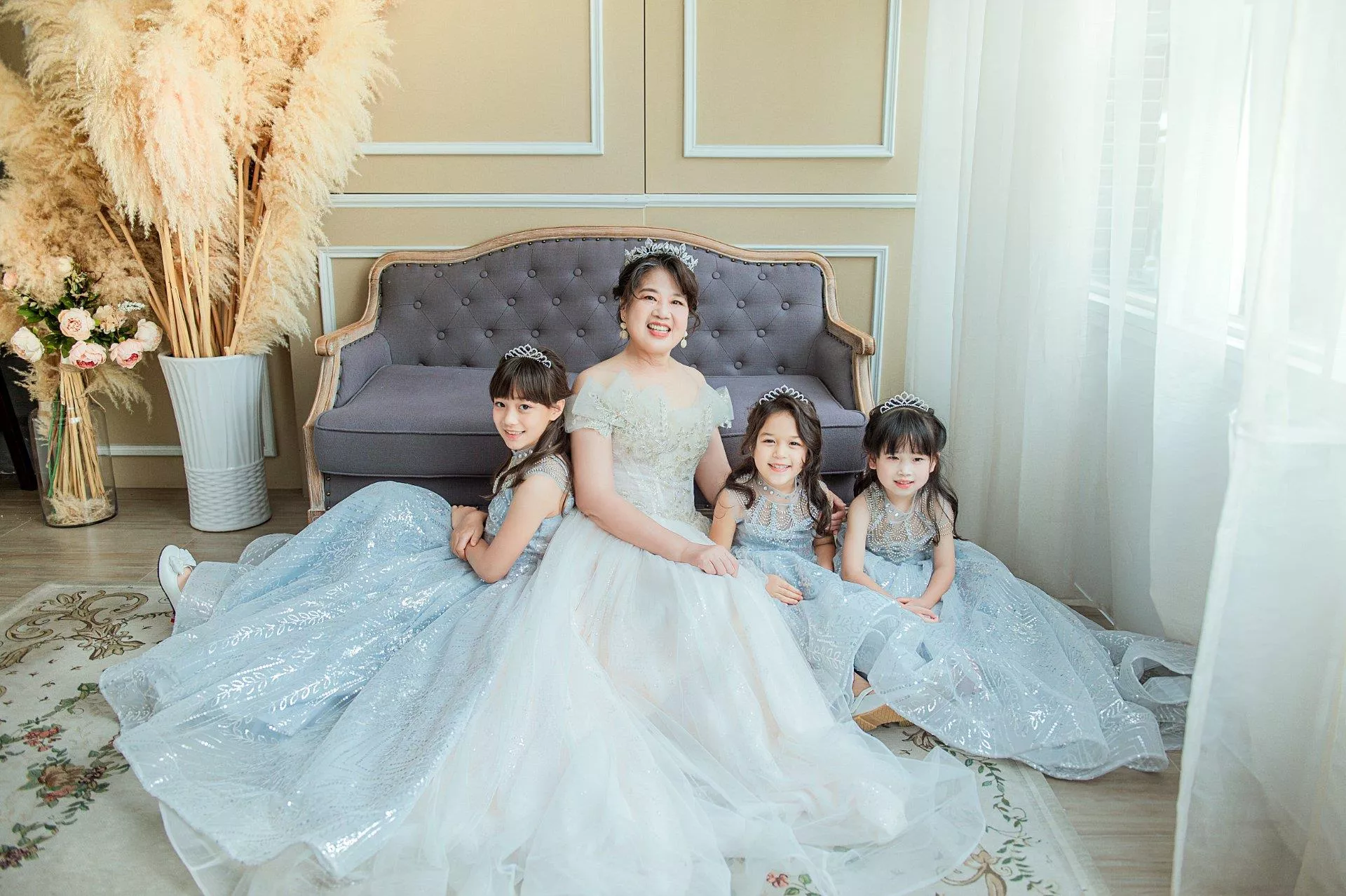 怡珍-婚紗攝影照-婚紗攝影照手工婚紗禮服出租婚紗攝影照-婚紗攝影照-桃園婚紗攝影照W21禮服出租婚紗包套桃園推薦婚紗店新娘秘書新秘新密閨蜜寫真照全家福照桃園韓國韓式婚紗桃園CP值高的婚紗桃園自助婚紗美式婚紗雜誌婚紗電影婚紗8-珍-全家福照(5號攝影師)