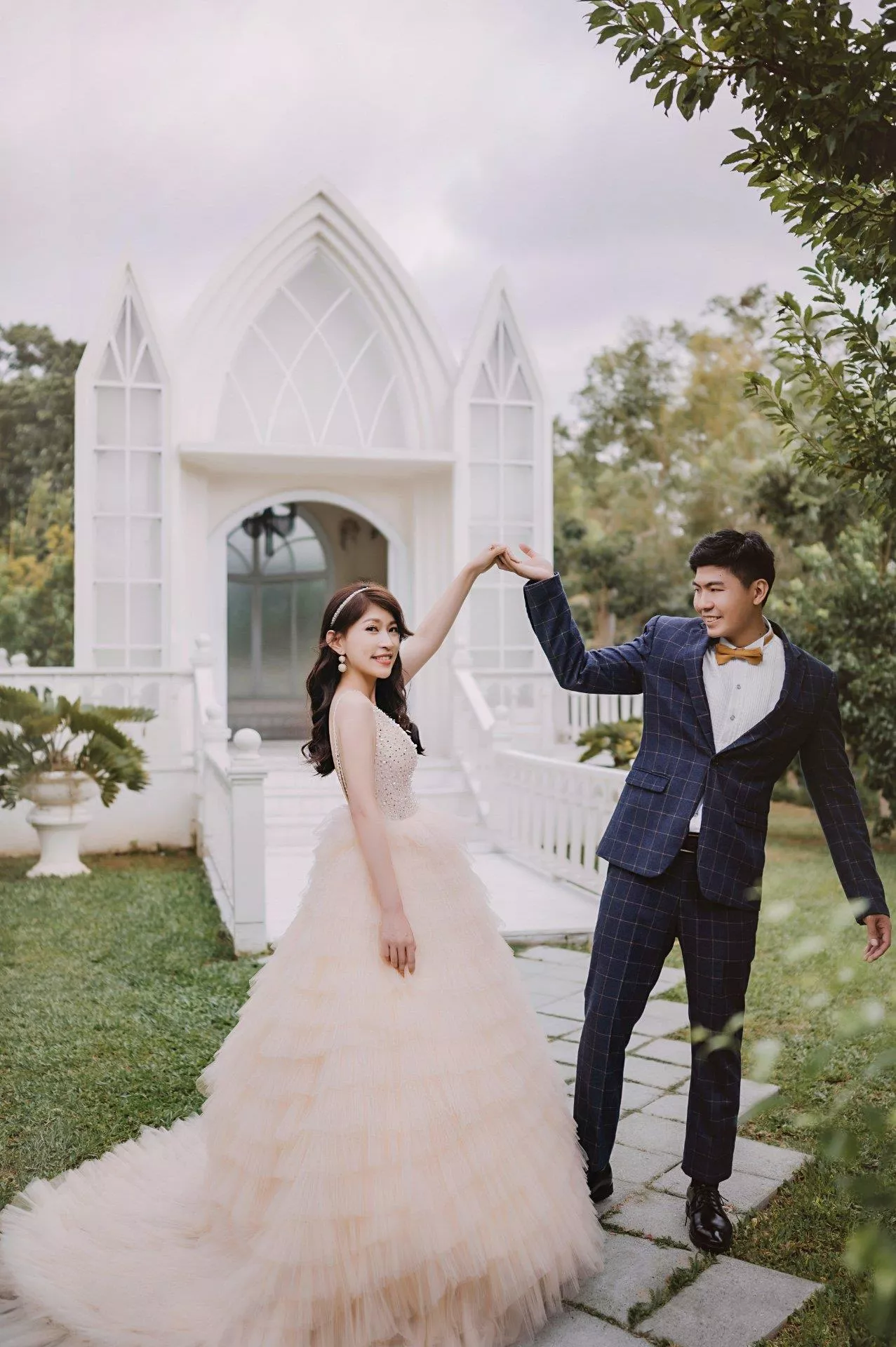 懷緯＆以佳-婚紗攝影照-婚紗攝影照手工婚紗禮服出租婚紗攝影照-婚紗攝影照-桃園婚紗攝影照W21禮服出租婚紗包套桃園推薦婚紗店新娘秘書新秘新密閨蜜寫真照全家福照桃園韓國韓式婚紗桃園CP值高的婚紗桃園自助婚紗美式婚紗雜誌婚紗電影婚紗13-佳-婚紗攝影照(8號攝影師)
