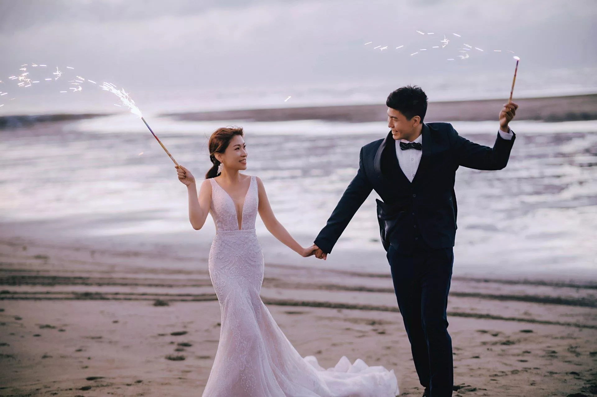 懷緯＆以佳-婚紗攝影照-婚紗攝影照手工婚紗禮服出租婚紗攝影照-婚紗攝影照-桃園婚紗攝影照W21禮服出租婚紗包套桃園推薦婚紗店新娘秘書新秘新密閨蜜寫真照全家福照桃園韓國韓式婚紗桃園CP值高的婚紗桃園自助婚紗美式婚紗雜誌婚紗電影婚紗29-佳-婚紗攝影照(8號攝影師)