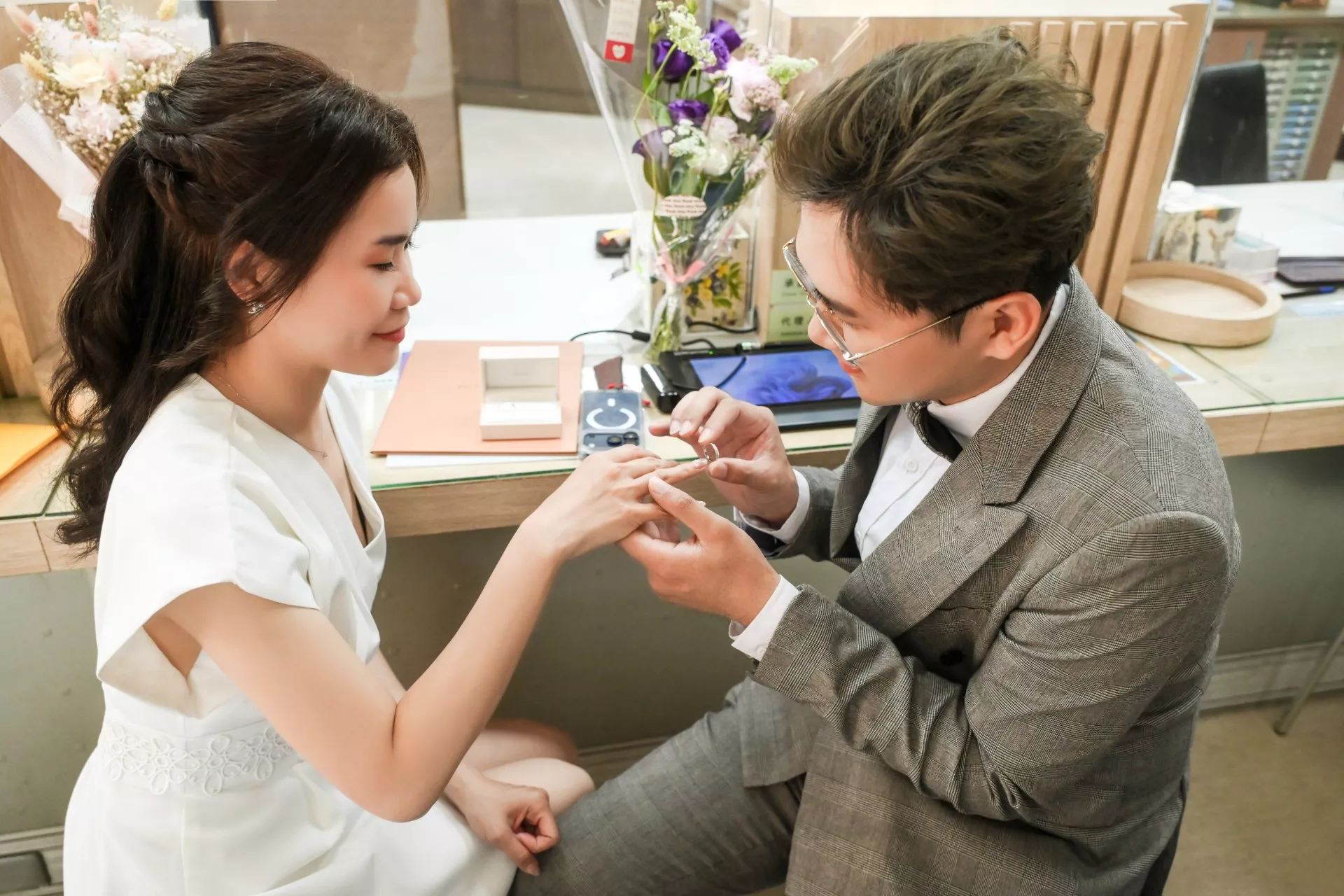婚紗攝影照-登記婚紗照桃園婚紗攝影照W21禮服出租婚紗包套桃園推薦婚紗店新娘秘書新秘新密閨蜜寫真照全家福照桃園韓國韓式婚紗桃園CP值高的婚紗桃園自助婚紗美式婚紗雜誌婚紗電影婚紗4-侑萱-登記婚紗