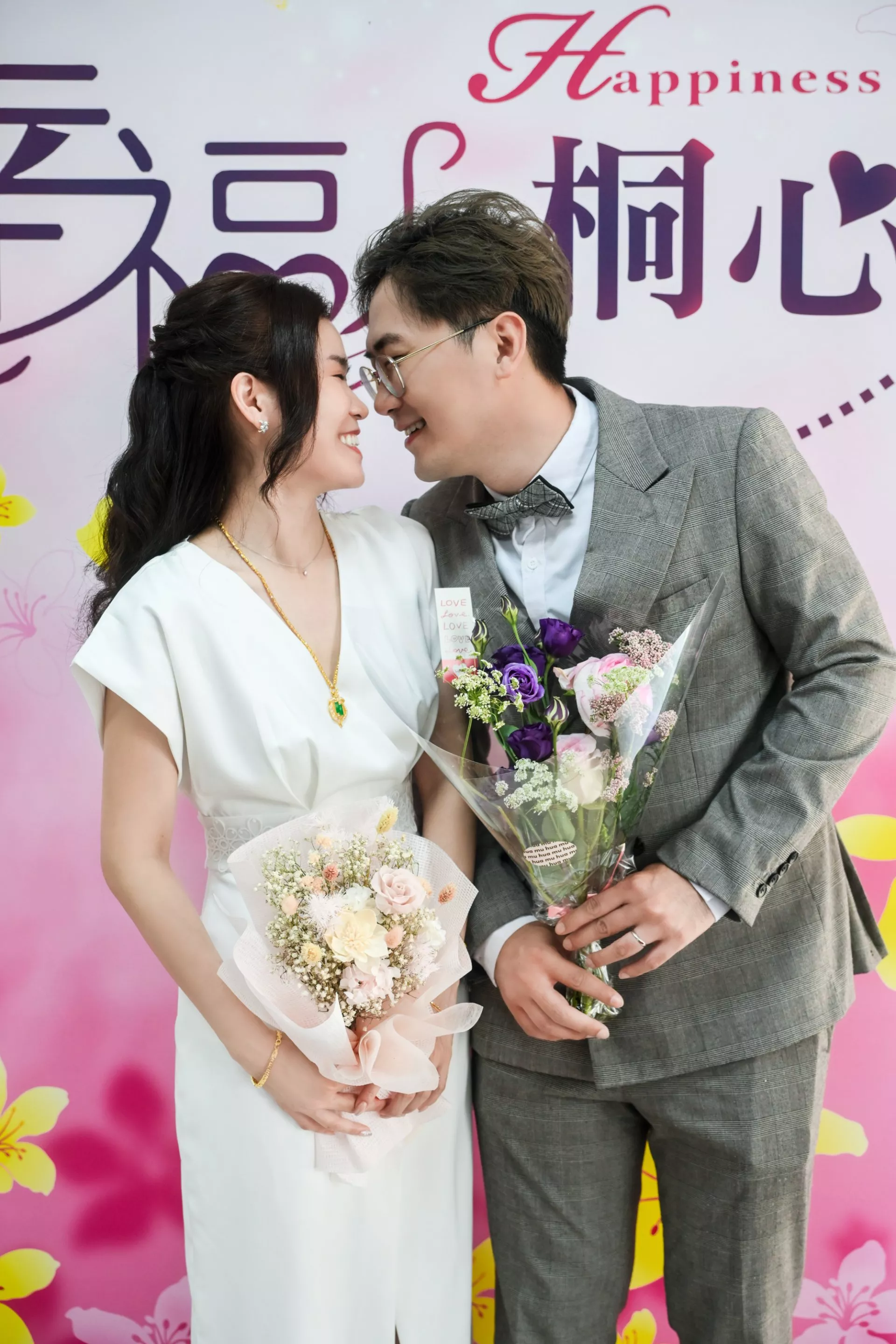 婚紗攝影照-登記婚紗照桃園婚紗攝影照W21禮服出租婚紗包套桃園推薦婚紗店新娘秘書新秘新密閨蜜寫真照全家福照桃園韓國韓式婚紗桃園CP值高的婚紗桃園自助婚紗美式婚紗雜誌婚紗電影婚紗9-侑萱-登記婚紗
