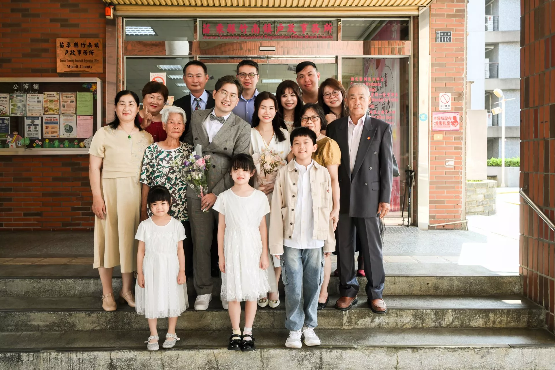 婚紗攝影照-登記婚紗照桃園婚紗攝影照W21禮服出租婚紗包套桃園推薦婚紗店新娘秘書新秘新密閨蜜寫真照全家福照桃園韓國韓式婚紗桃園CP值高的婚紗桃園自助婚紗美式婚紗雜誌婚紗電影婚紗12-侑萱-登記婚紗