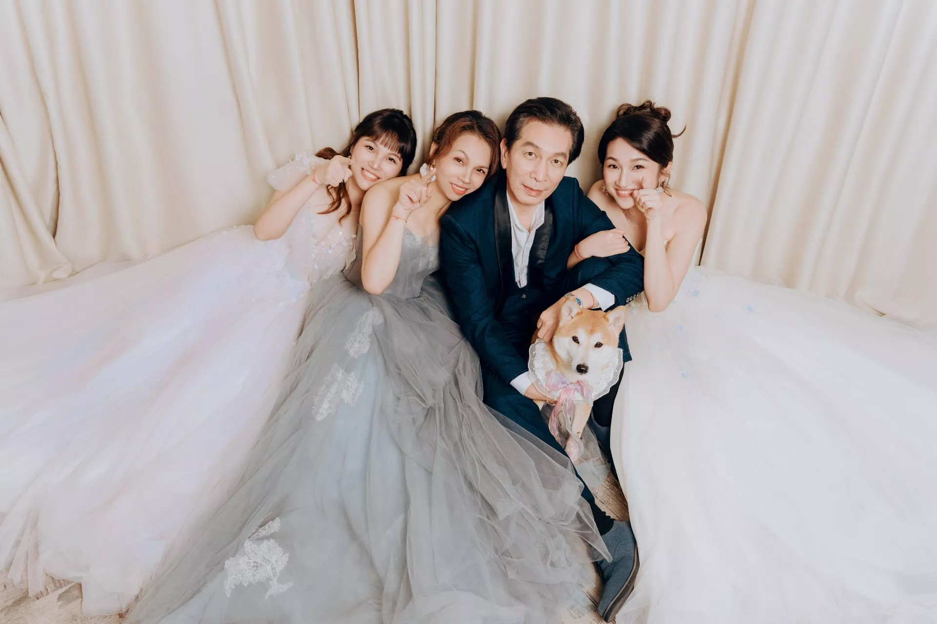 婚紗攝影照a-登記婚紗照桃園婚紗攝影照W21禮服出租婚紗包套桃園推薦婚紗店新娘秘書新秘新密閨蜜寫真照全家福照桃園韓國韓式婚紗桃園CP值高的婚紗桃園自助婚紗美式婚紗雜誌婚紗電影婚紗3-思穎-全家福攝影照(8號攝影師)