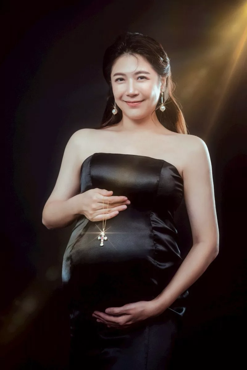 美女主播藏不住了！超巨孕肚曝光 今晚迎最後一播